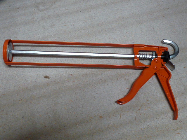 application skeleton gun for acoustic sealant